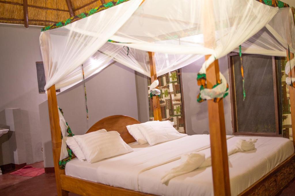 Deluxe Twin beds (SWALA) | Mabata Makali