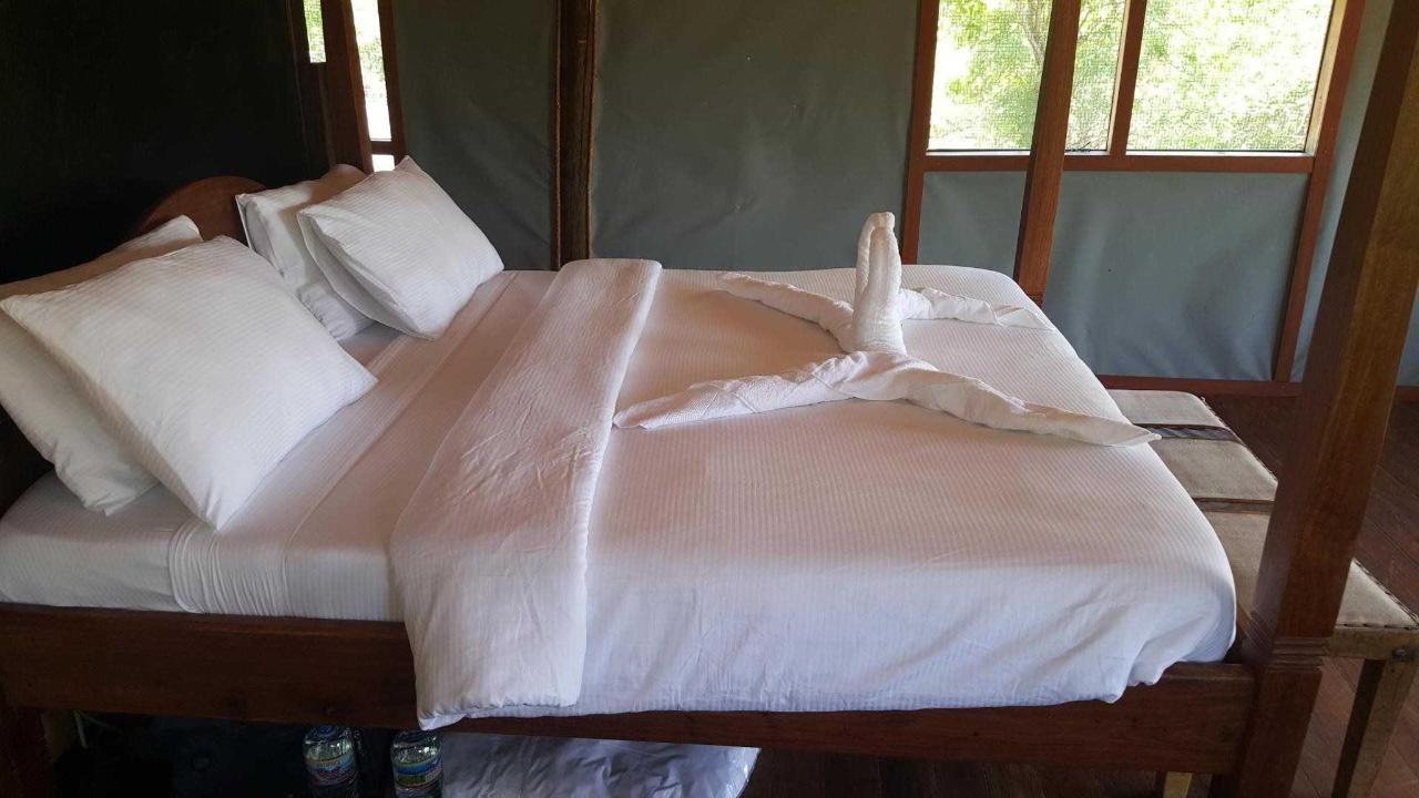 Deluxe Double Room (KUDU) | Mabata Makali